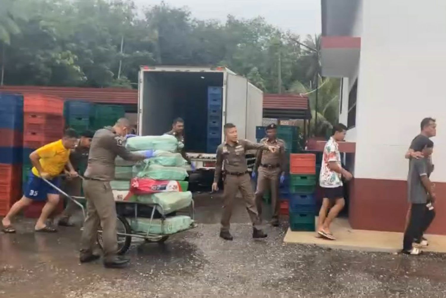 Police seize 250kg of crystal meth worth 100 million baht