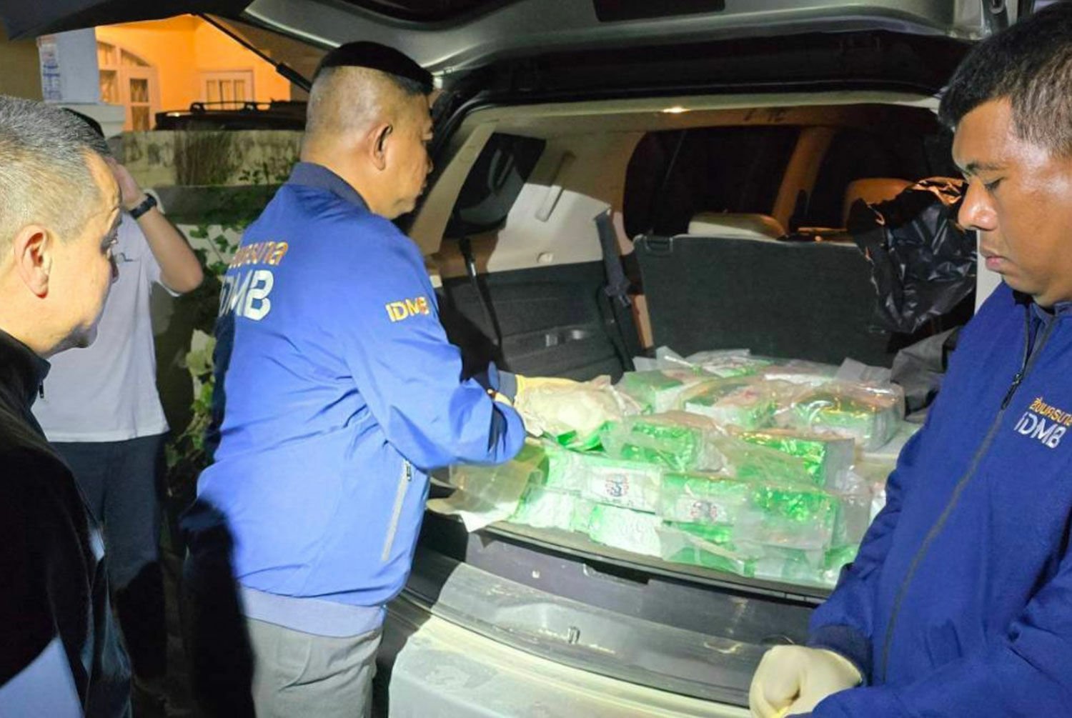 Police in Pathum Thani seize 80 kilograms of crystal meth, arrest two