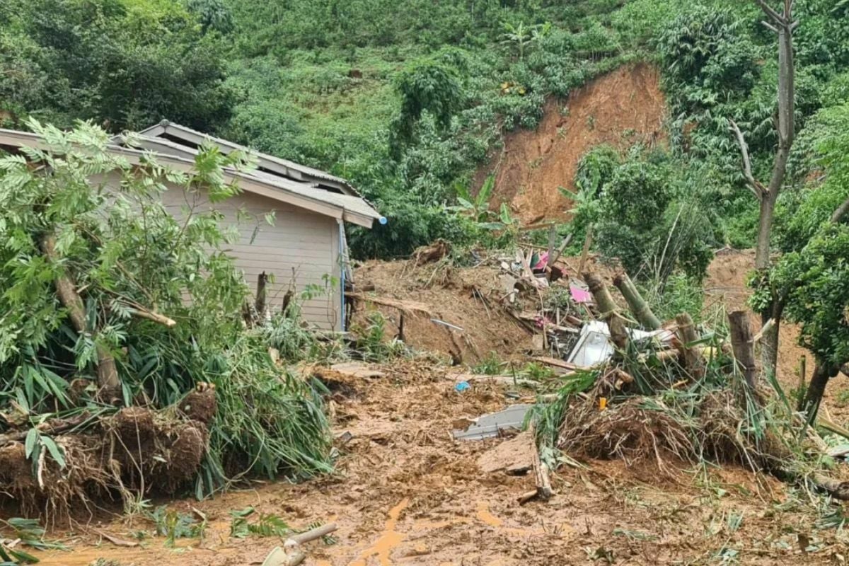 Rail-y bad landslide derails Lampang-Chiang Mai train services