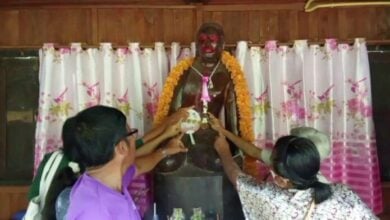 Villagers flock to sacred tree spirit for lottery blessings