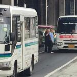 Minibus drivers clash on Phahonyothin Road causing major traffic jam | Thaiger