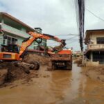 Thailand targets inflated mud removal fees in flood-hit areas | Thaiger