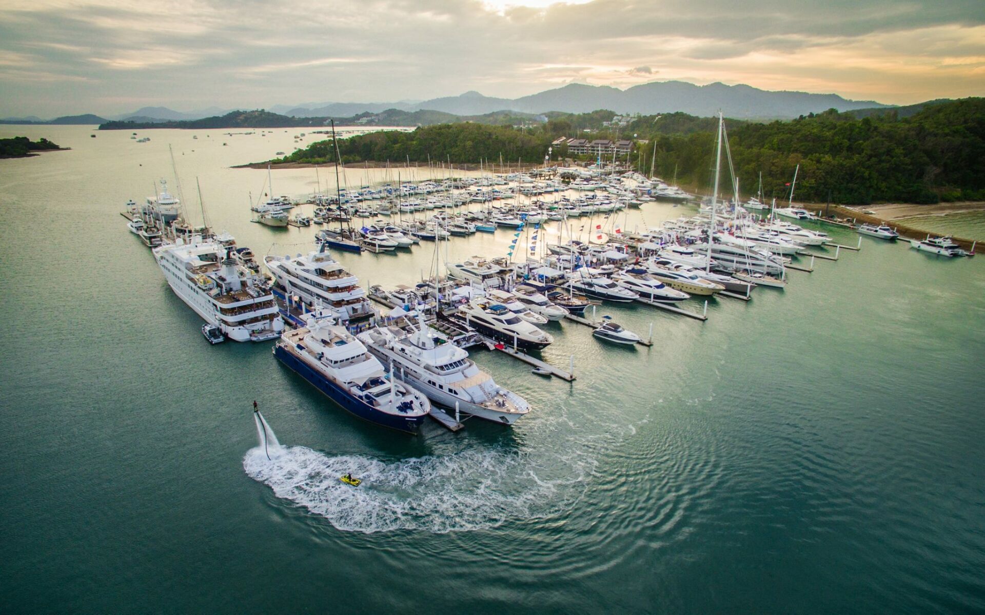 Rules eased to attract super yachts to Thai waters