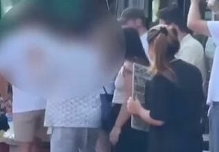 Coffee vendor banned for 30 days after altercation with tourist (video)