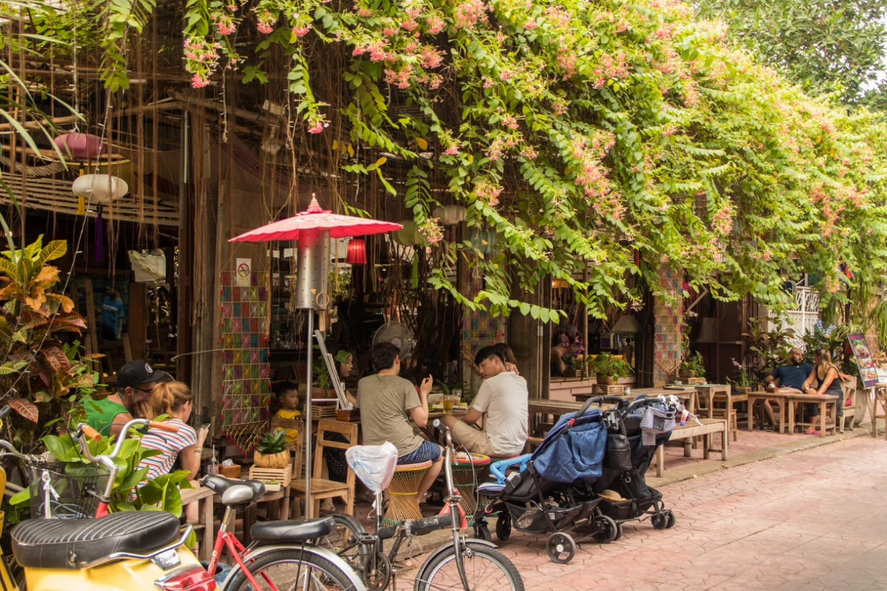 Soi Rambuttri Chill streets in Bangkok