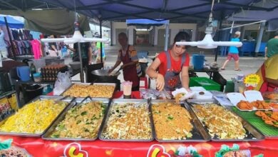 The jewel of budget street food: 20 baht noodles in Kanchanaburi | Thaiger