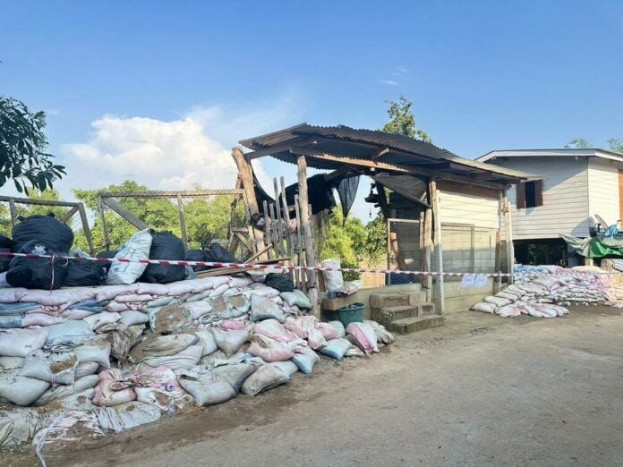 Landslide in Sukhothai collapses house, kills one | News by Thaiger