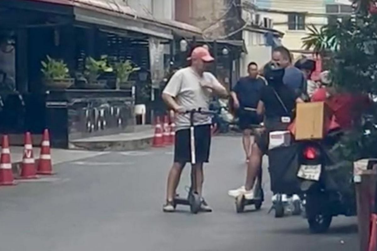 Scooting trouble: Luxembourg man ‘wheeled’ in for illegal Bangkok tour guide gig