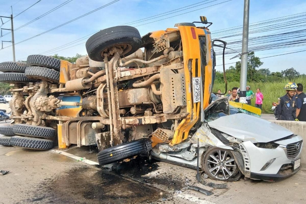 Reckless: Concrete mixer truck crushes sedan, resulting in 1 death