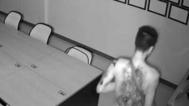 Barefaced bandit: Naked thief strips Rayong office of 200,000 baht