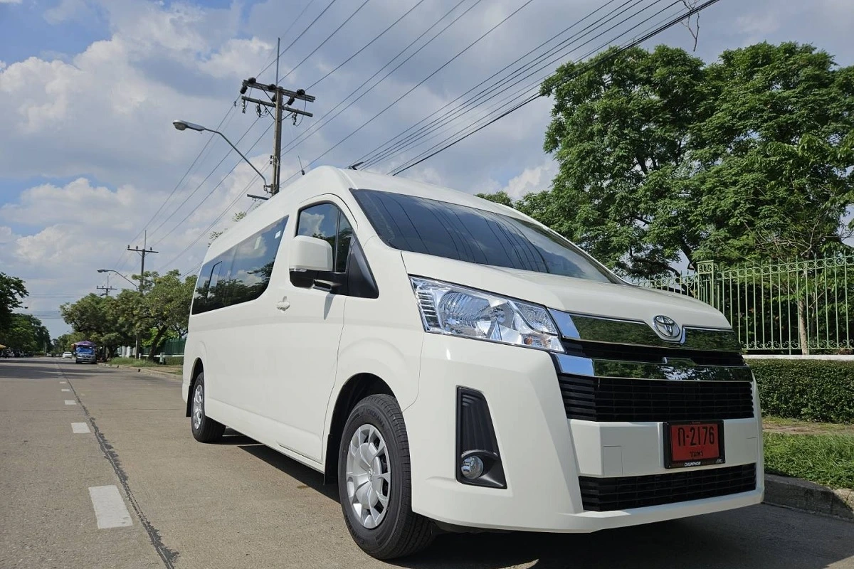 Minivan to get to Ayutthaya from Bangkok 