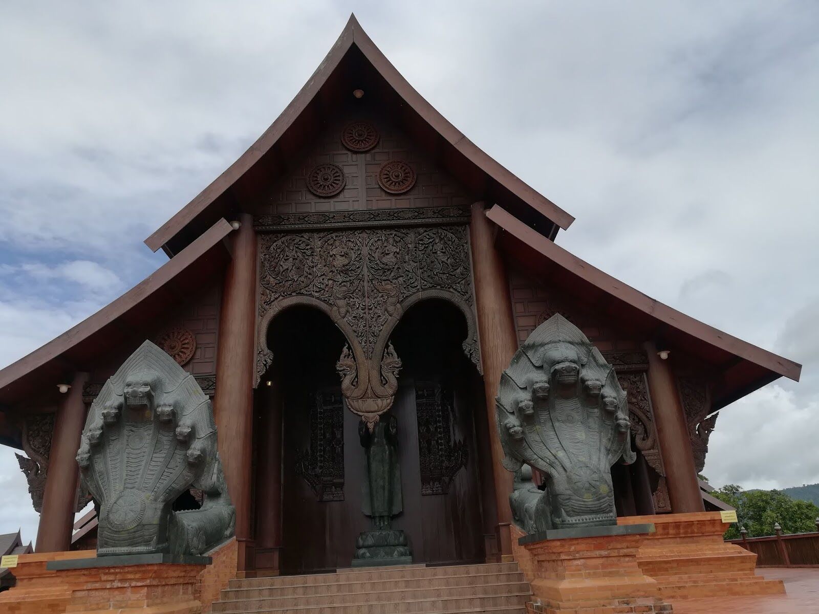 10th pick for places to visit in Thailand .Image of a famous temple in Bangkok 