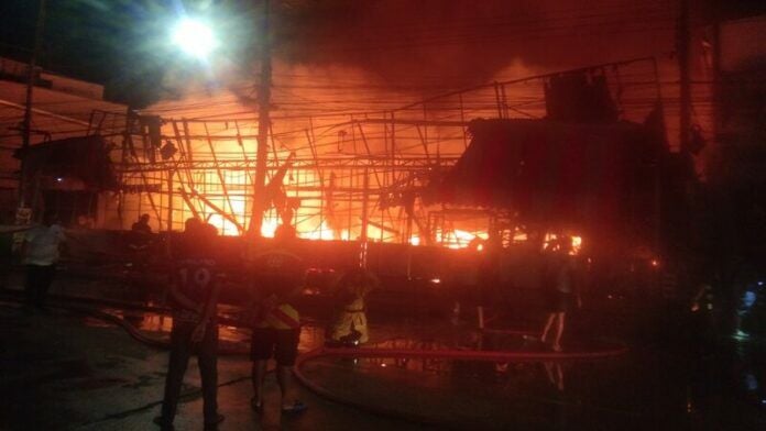 Fire torches Phichit warehouse, 10 million baht damage