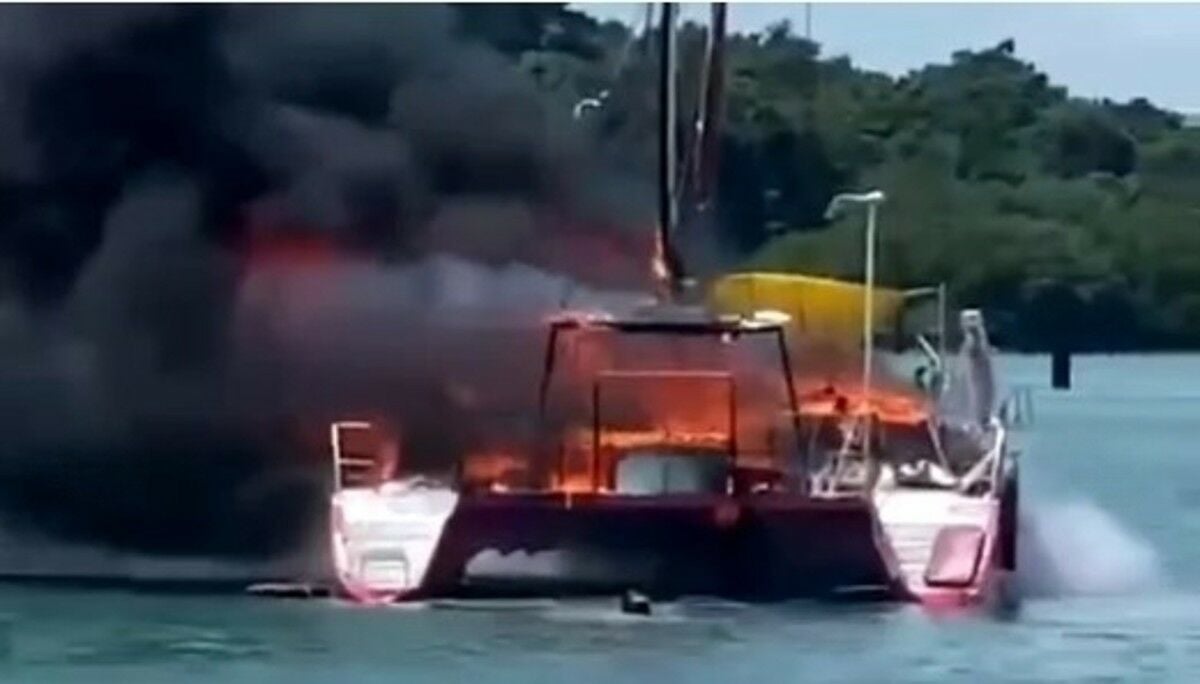 Blazing drama: Phuket boat blaze leaves captain burnt out