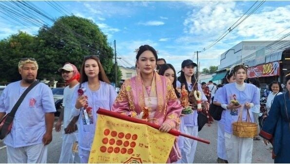 Veggie tales: Phuket festival wraps up with street processions | News by Thaiger