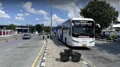 Mo Chit happens: Transport minister warns over Bangkok bus stop rubbish