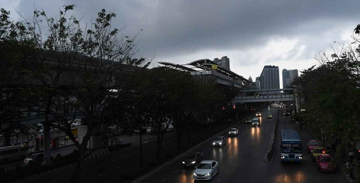 Heavy rain expected in 32 provinces with 70% of Bangkok affected