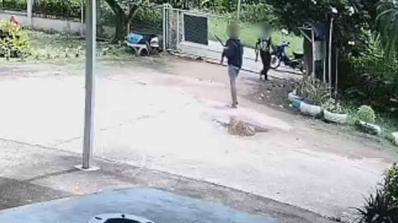 Men with swords and bats storm Udon Thani children’s centre