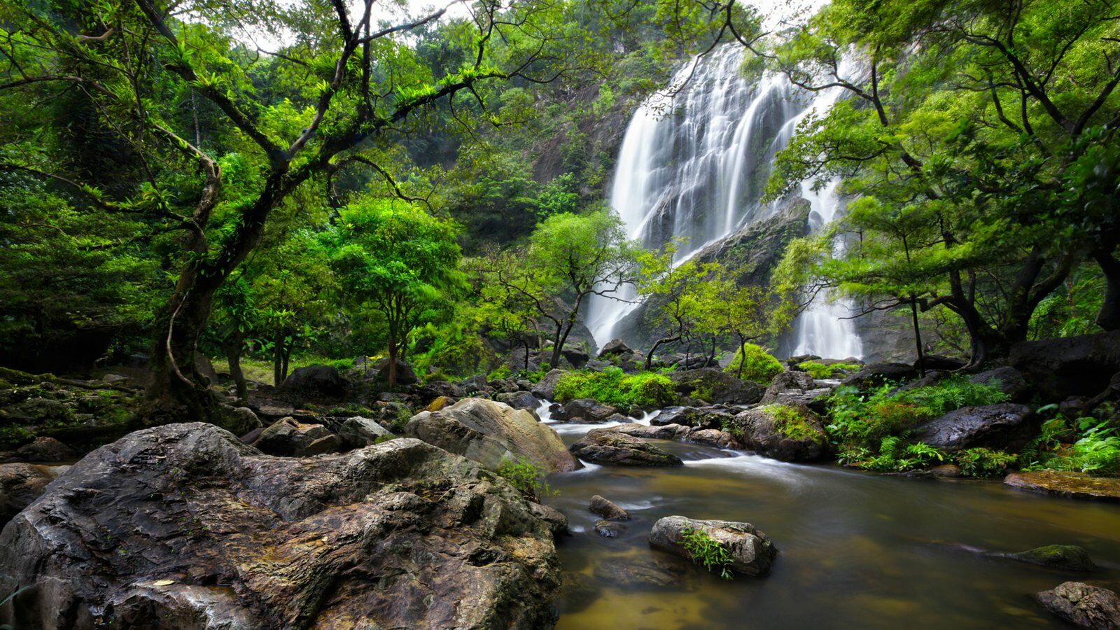 3rd pick for places to visit in Thailand. Image of a pretty waterfall in Thailand 