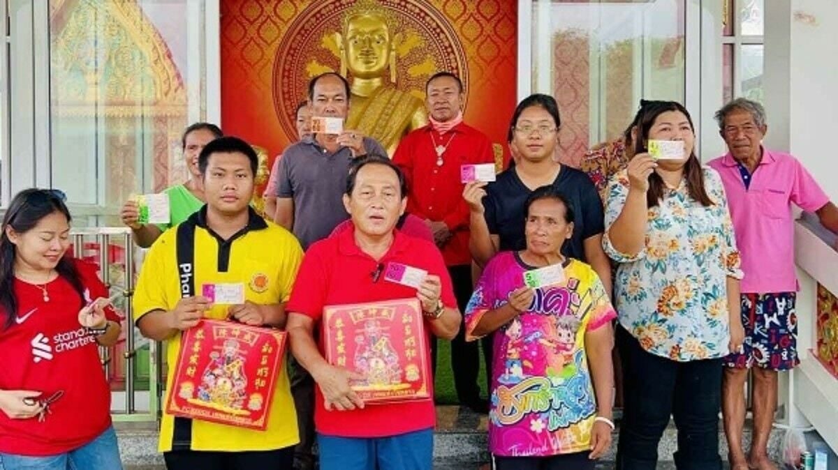 Residents rejoice at Chon Buri temple after lottery win