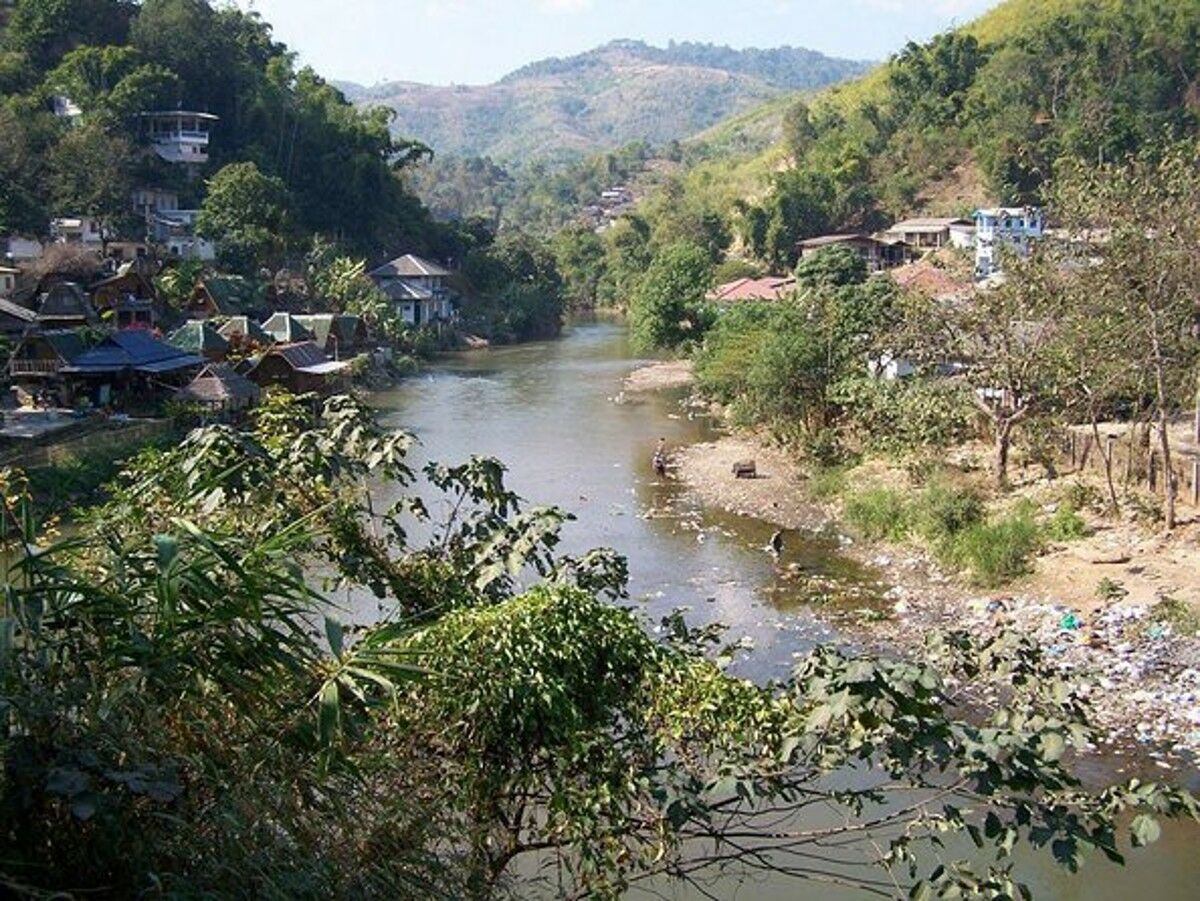 Thailand and Myanmar discuss Mae Sai River illegal structures