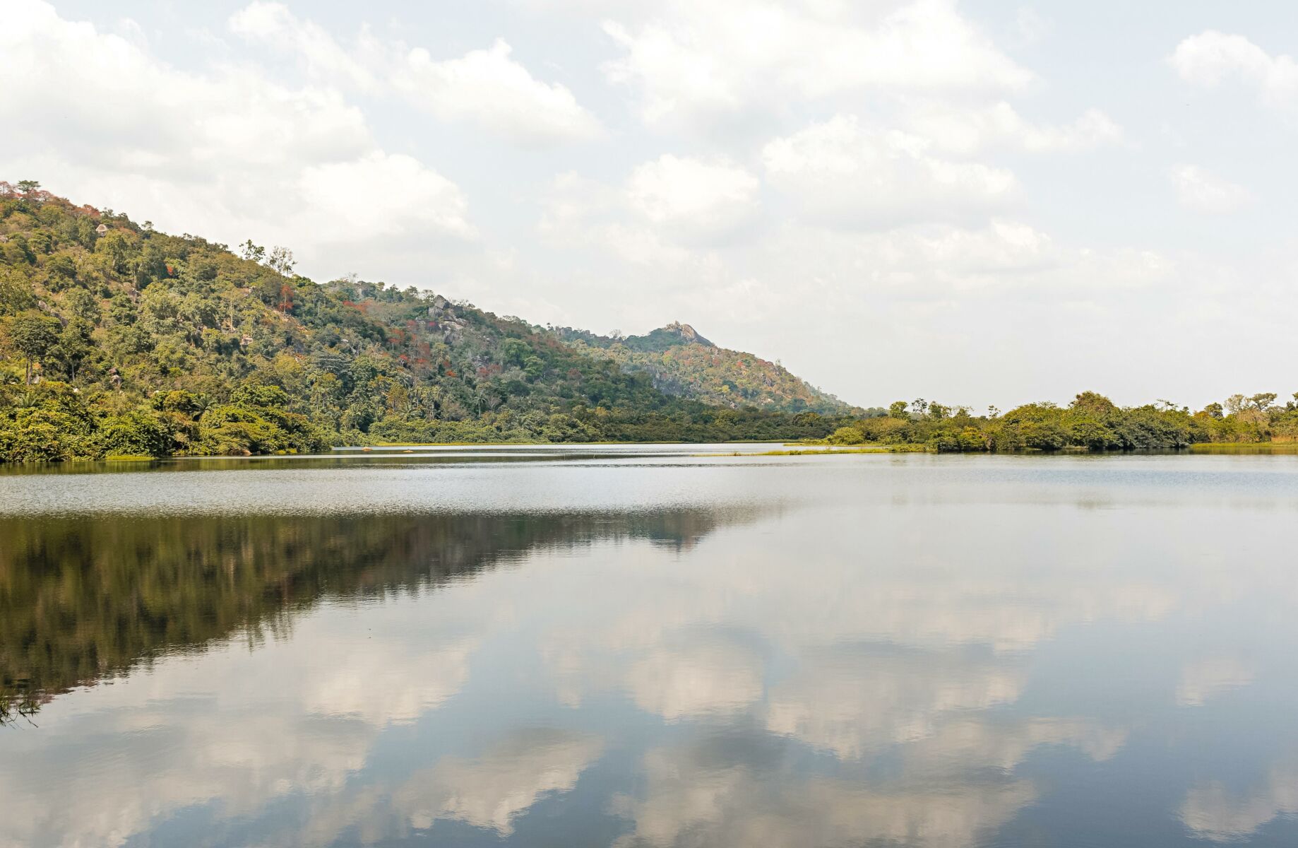 12th pick for places to visit in Thailand .Image of a lake in Northern Thailand 