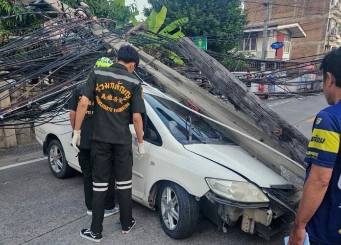 Car crash on Lat Phrao Soi 48 causes major power outage