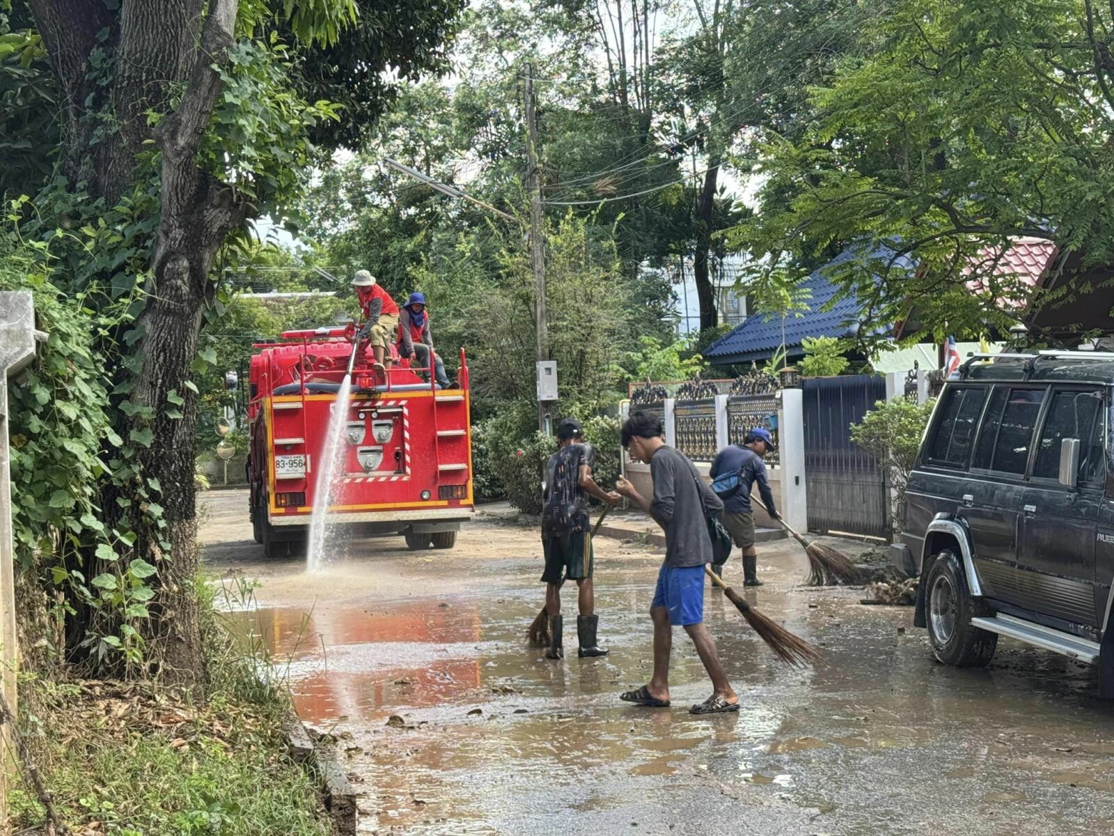 Chiang Mai cleans up: Sweeping success after the flood