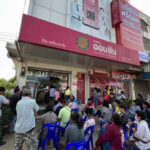 State banks to register 10,000-baht handout for non-smartphone users in November | Thaiger