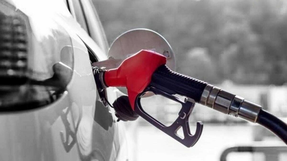 Pump up: PTT station drops petrol prices by 0.50 baht per litre