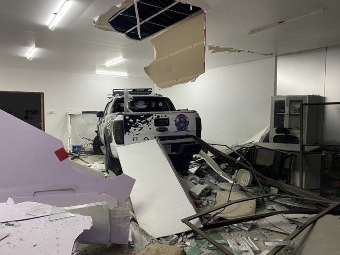 Pickup lines crossed: Truck crashes into Chon Buri home decor store