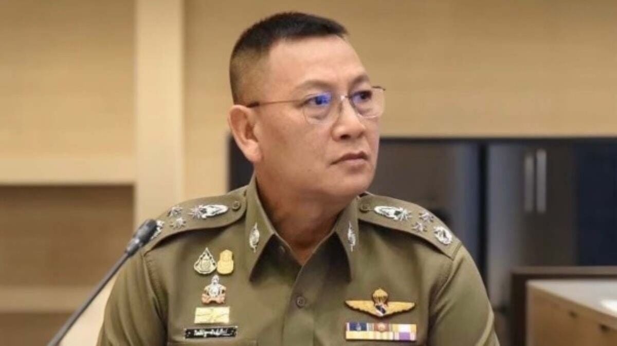 Thai police officer pockets 30,000 baht from a mediation case