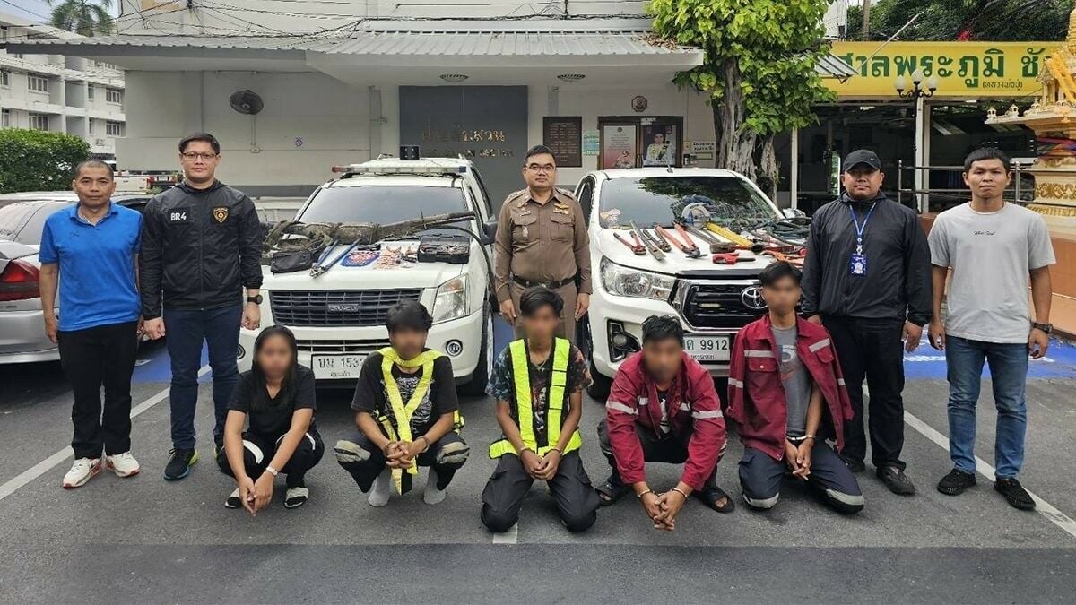 Bang Rak police arrest volunteers for stealing telephone cables