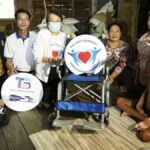 Smile: Pure Heart Foundation donates wheelchairs in Ayutthaya | Thaiger