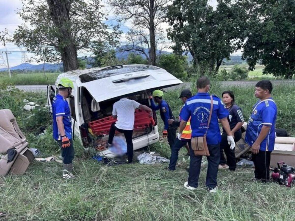 Van crash kills four officials returning to Bangkok from ceremony