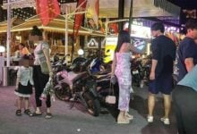 Foreign vendors in Pattaya exploit kids to tug at tourist heartstrings