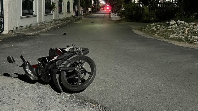 Young delivery rider found fatally stabbed in Nonthaburi alley | News by Thaiger