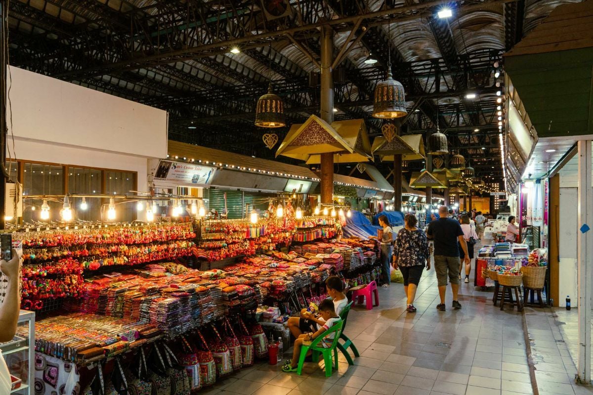 Chiang Mai Night Bazaar. Image via Tourism Authority of Thailand. 