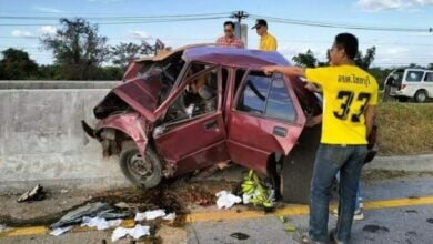 Monk injured as car crashes into bridge in Nakhon Phanom