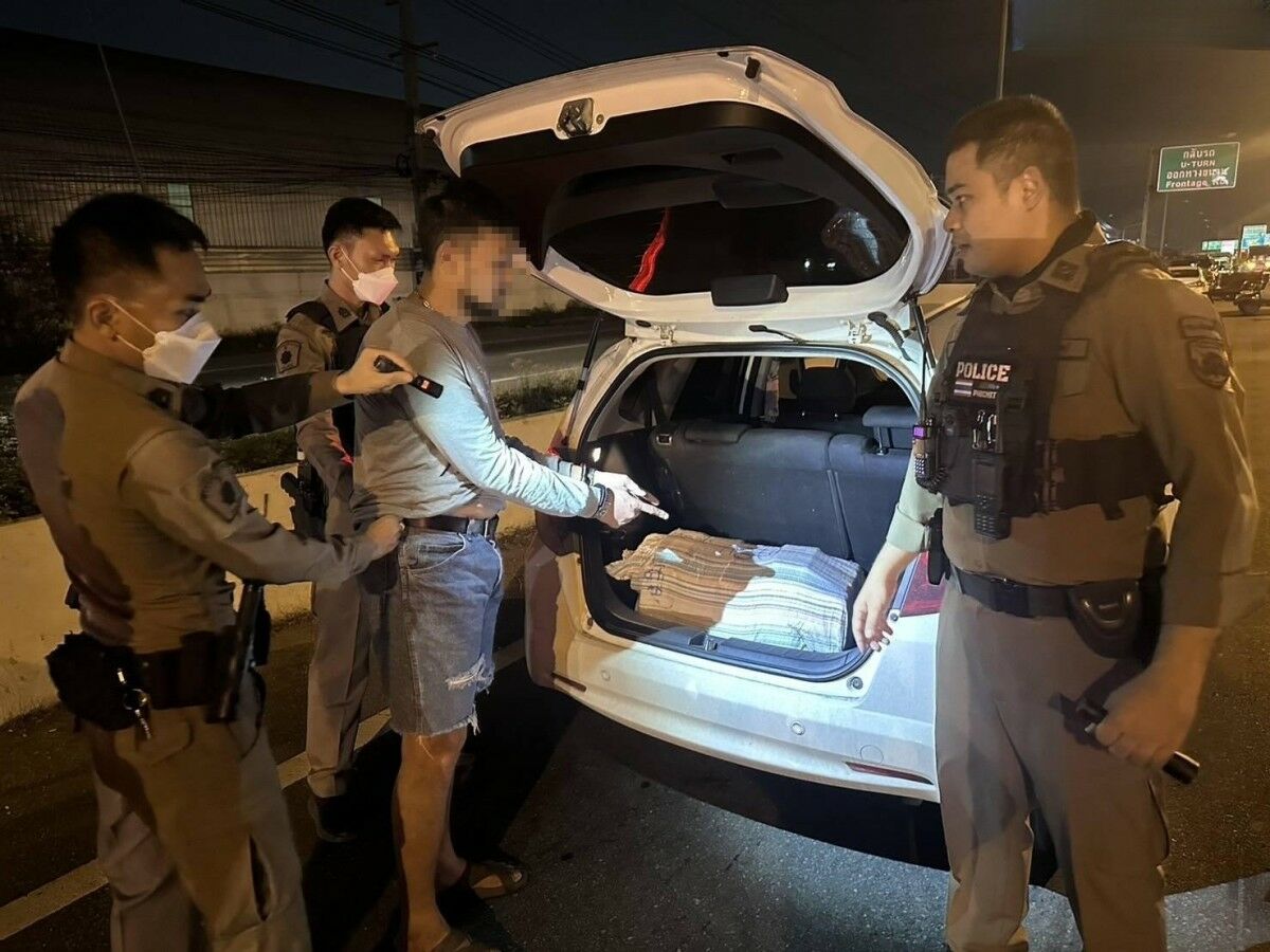 Thai man caught with 300,000 meth pills in Chon Buri bust