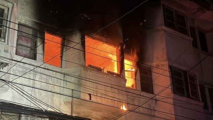 Overnight phone charging sparks fire in Samut Prakan building