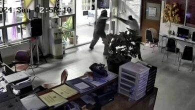 Phang Nga man launches knife attack at Phuket Police Station