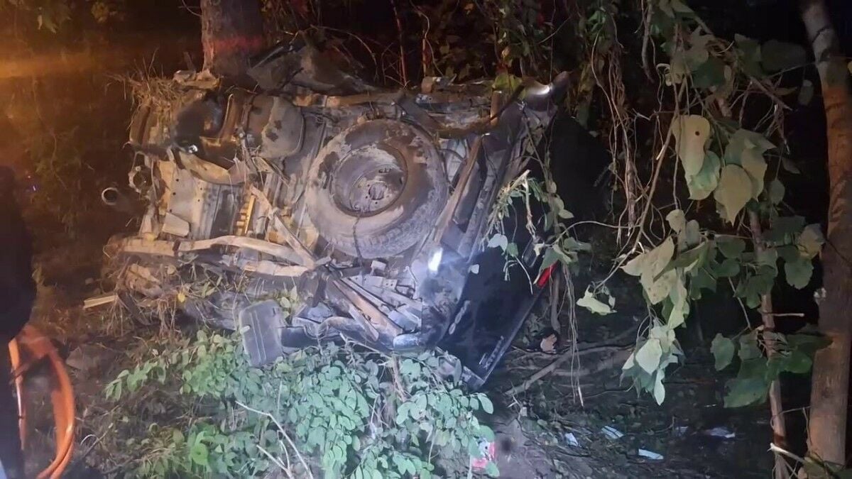 Tree smash: Pickup truck crash claims 4 lives in Uthai Thani