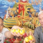 Devotees flock to Phayao temple for lucky lottery numbers | Thaiger