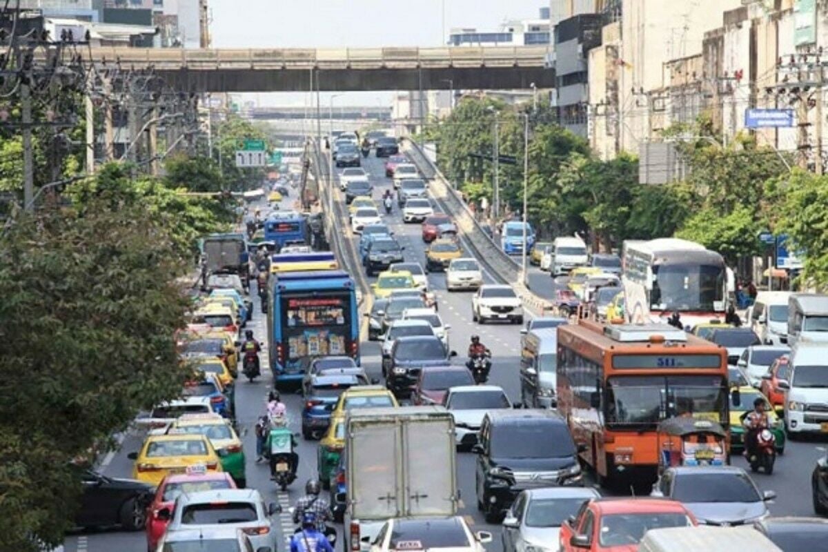 Bangkok set for traffic chaos as flyovers close for Orange Line