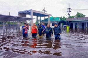 Drowning in chaos: Pattani floods shut down hospitals