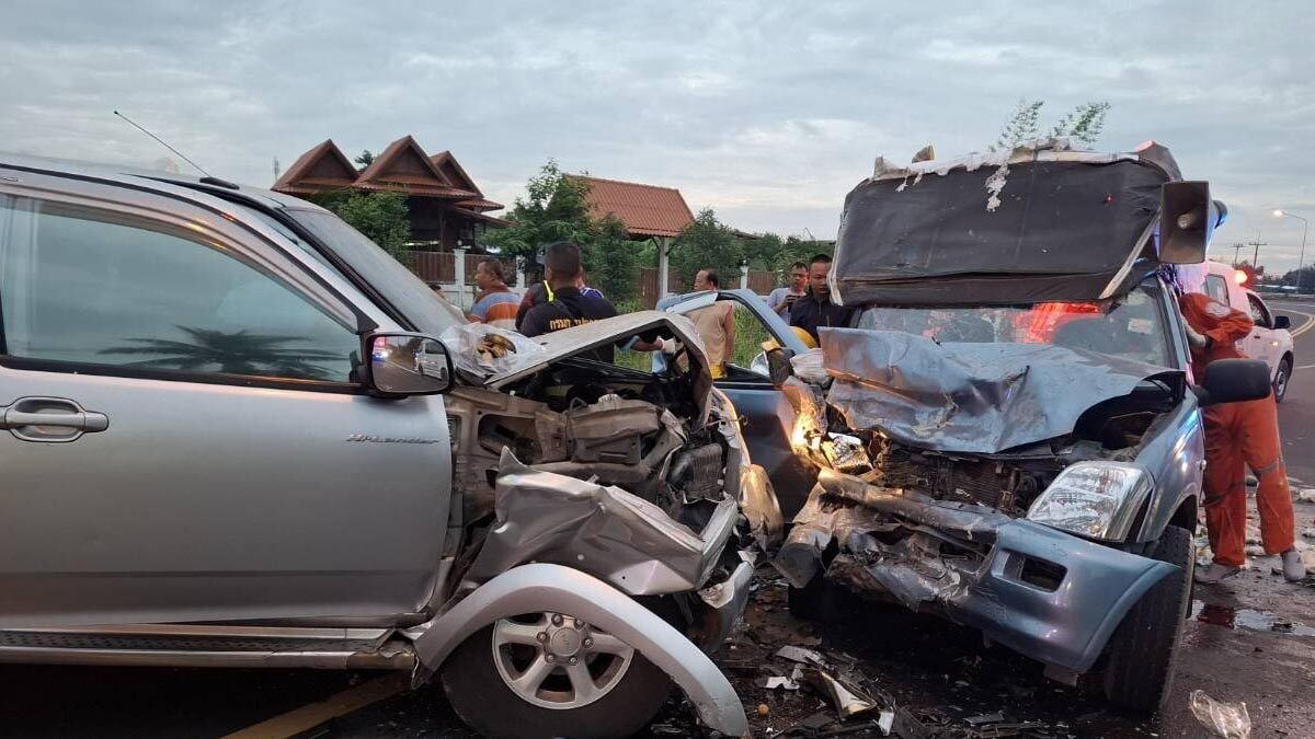 Elderly driver in Sisaket crash scatters goods on road