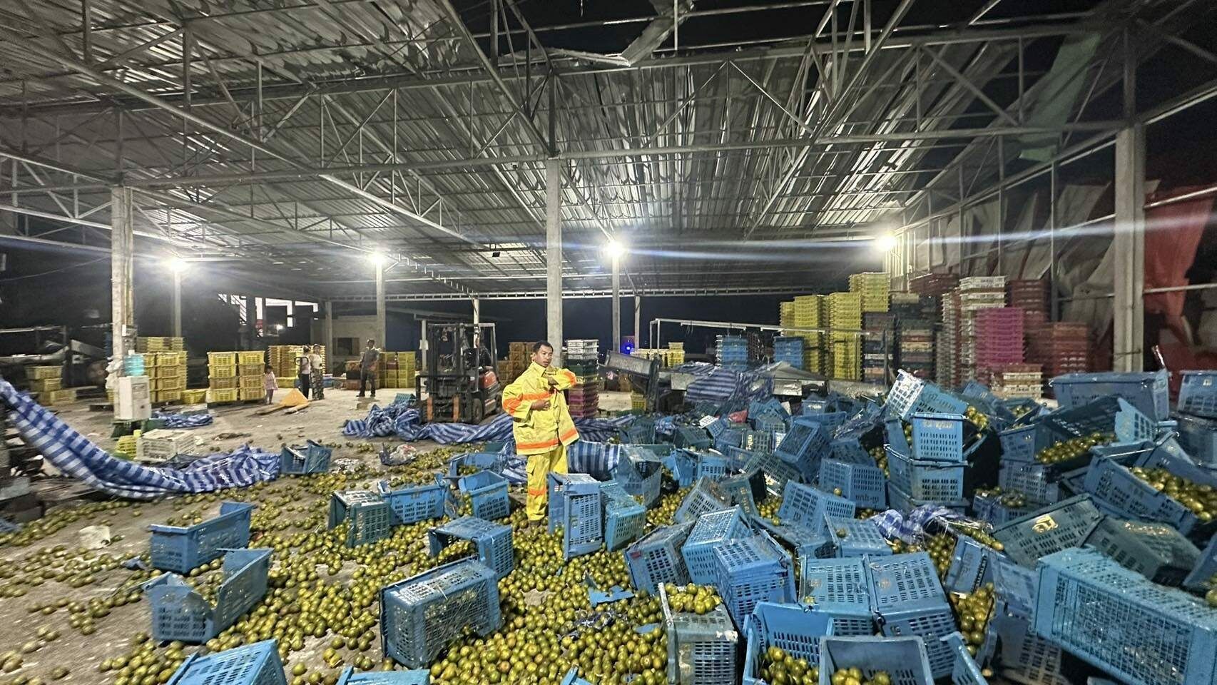 Fruit depot goes bananas: Gas blast injures two in Phrae