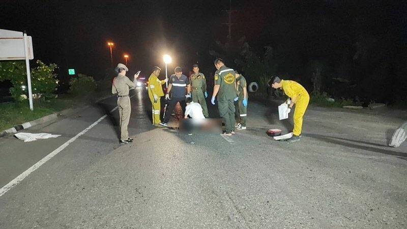 Motorcyclist dies in Pathum Thani collision with parked truck