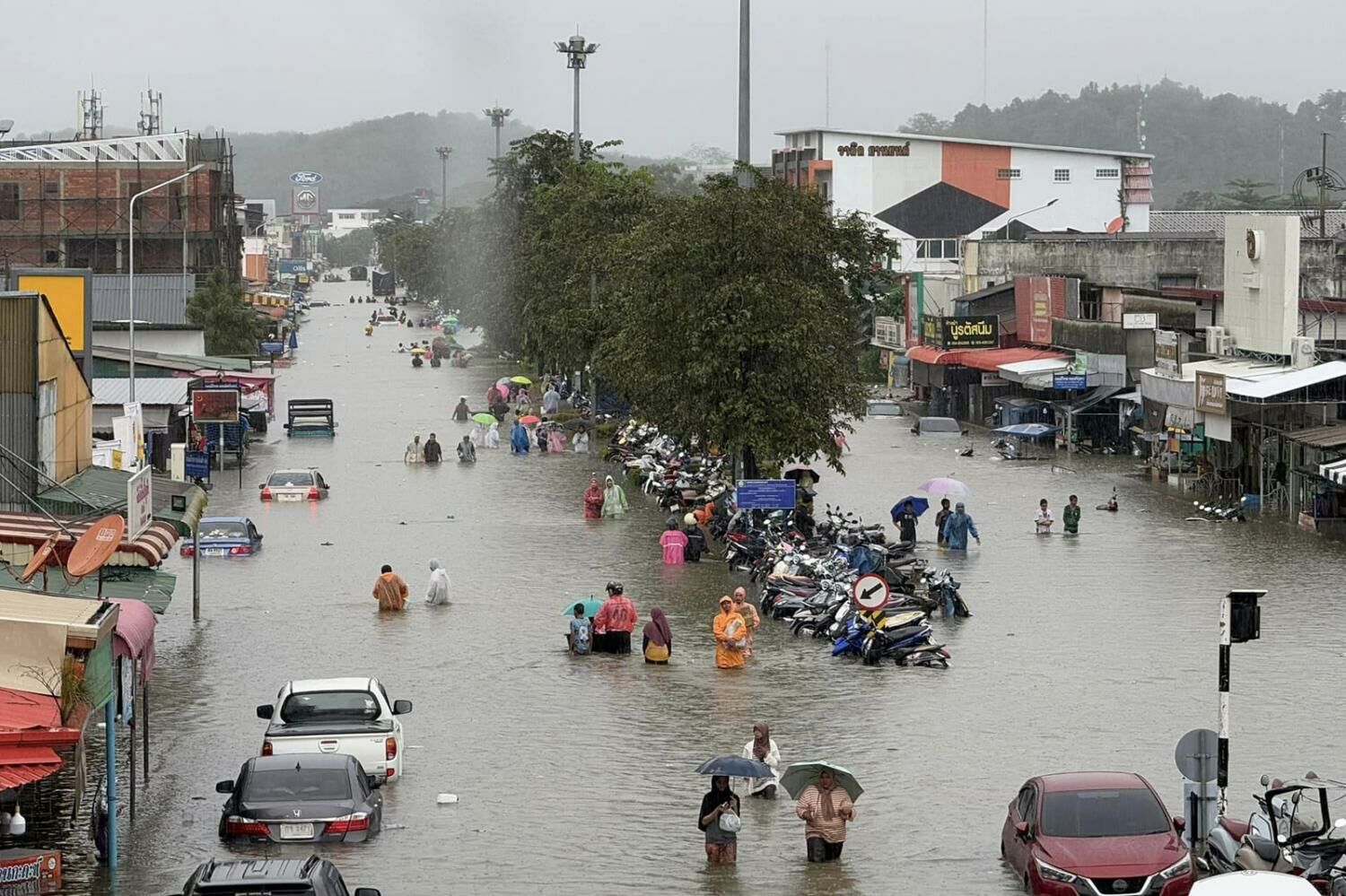 Songkhla floods wash away bookings in Hat Fai wipeout (video)